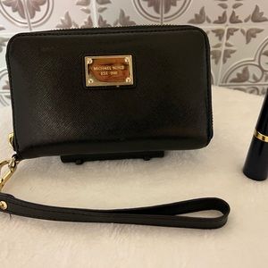 Michael Kors wristlet